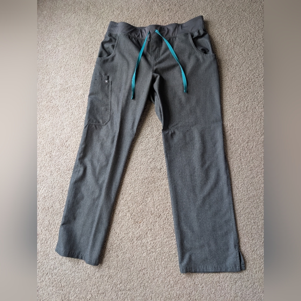 FIGS Kade Cargo Scrub Pant